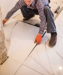 Suministro e instalación de enchape de porcelanato 40×40 cm por m2